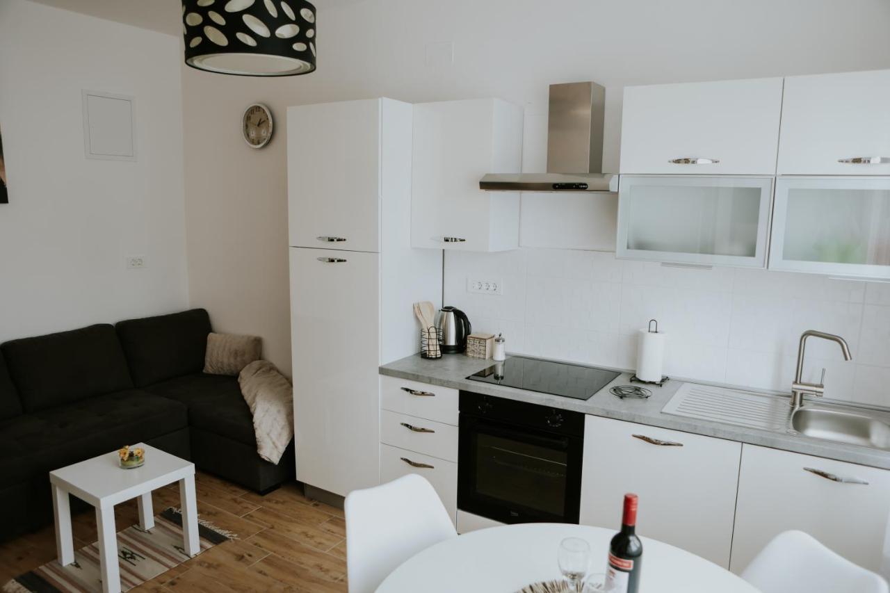 Apartman Nikola Gospić Eksteriør billede