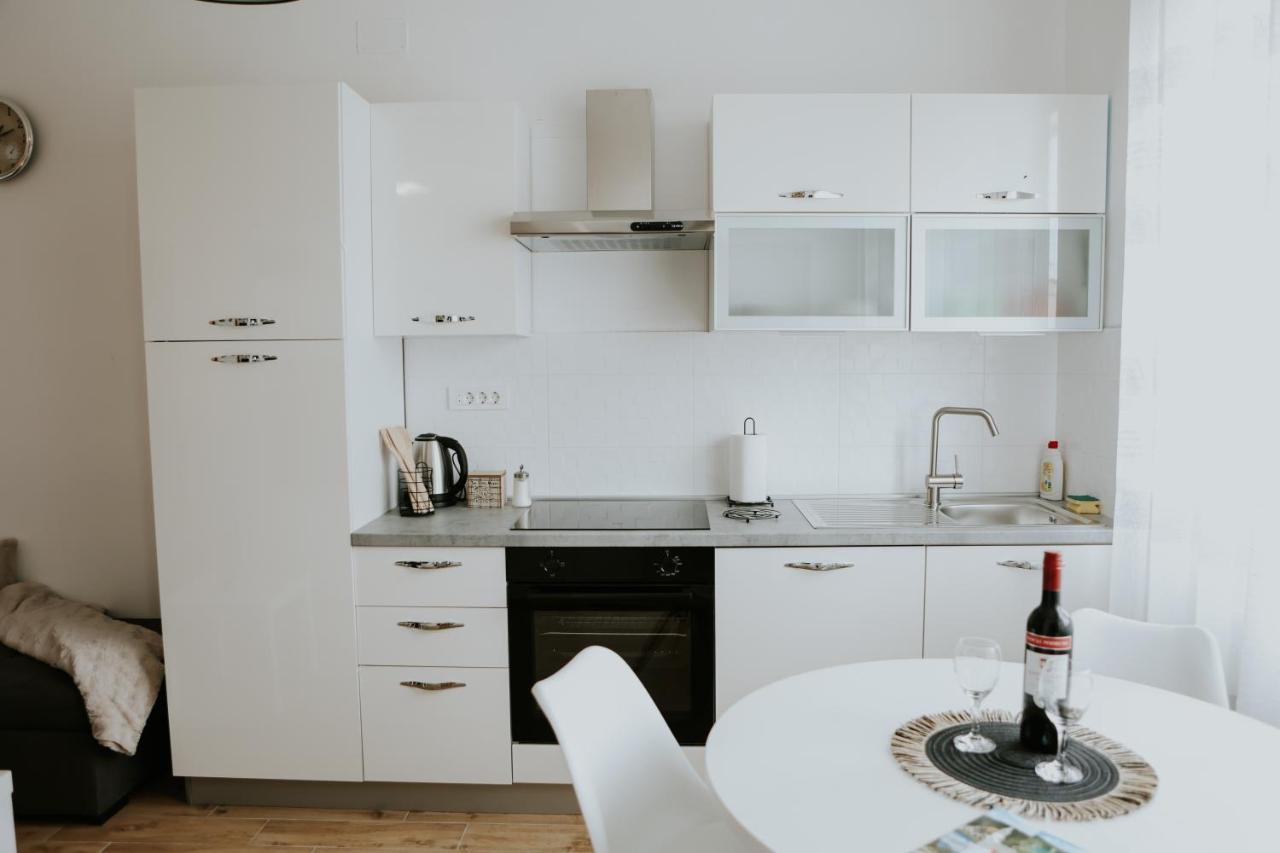 Apartman Nikola Gospić Eksteriør billede